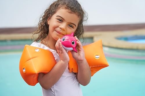 Zuru Baby Shark Bath Toy sing and swim